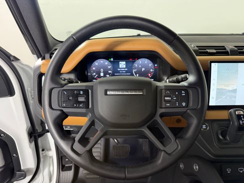 Used 2024 Land Rover Defender 130 X-Dynamic SE AWD/4WD image 26