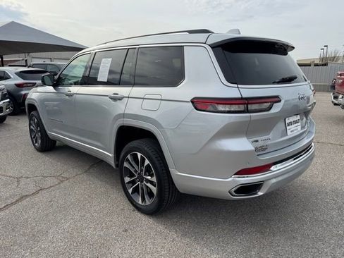 Used 2021 Jeep Grand Cherokee L Overland w/ Luxury Tech Group IV image 4