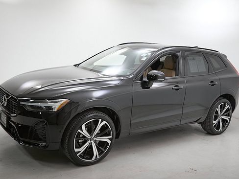 Certified 2023 Volvo XC60 B5 Ultimate w/ Protection Package Premier image 6