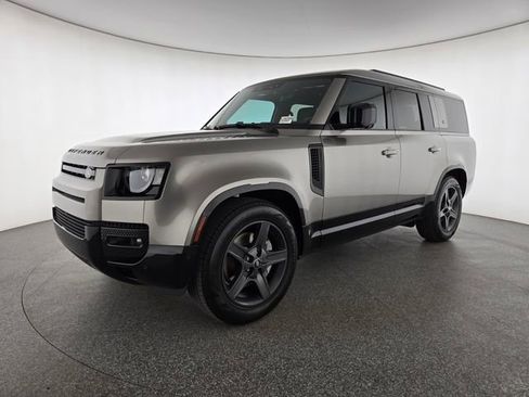 Used 2024 Land Rover Defender 130 X-Dynamic SE AWD/4WD image 27