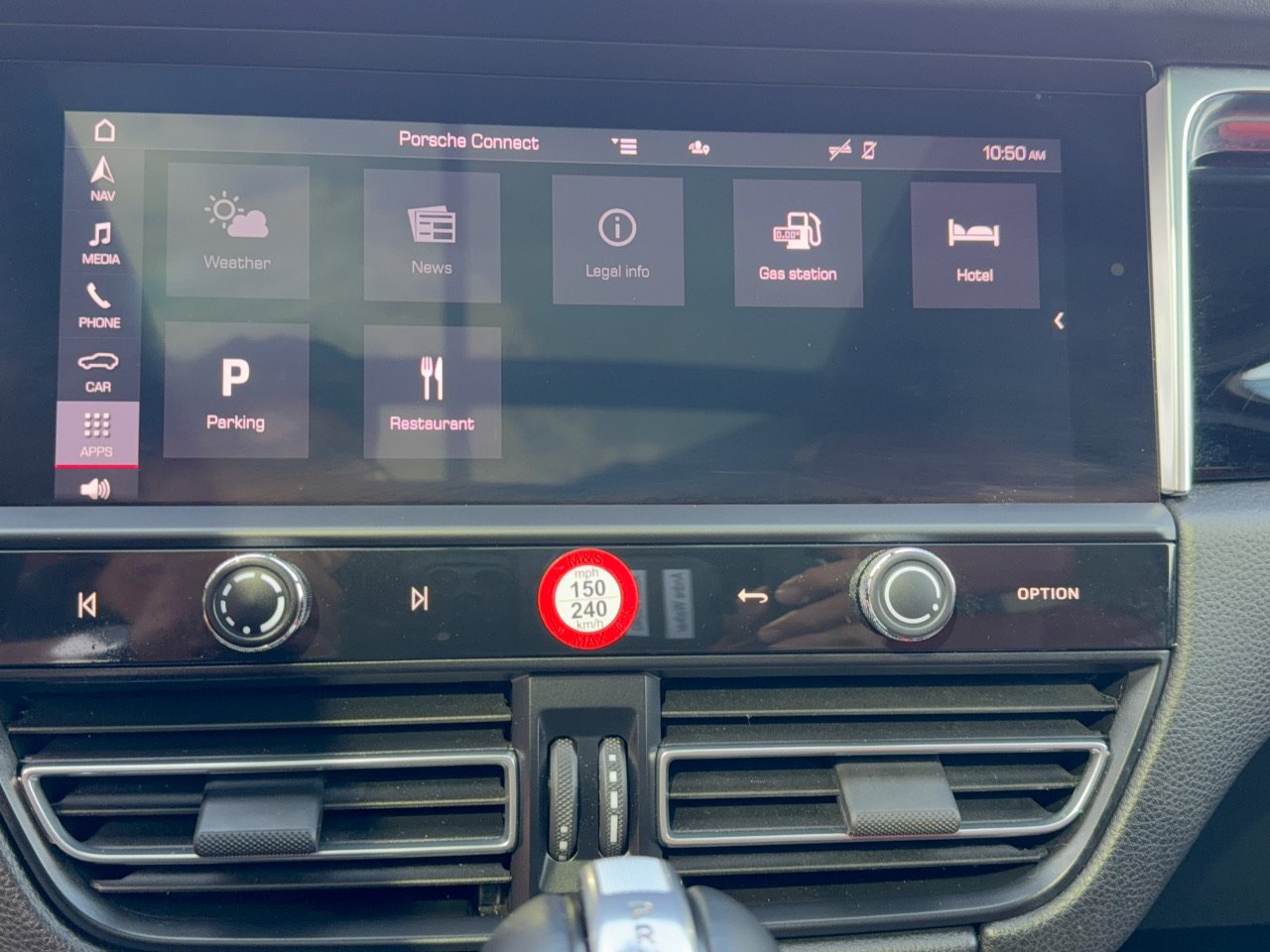 Certified 2024 Porsche Macan S AWD/4WD image 22
