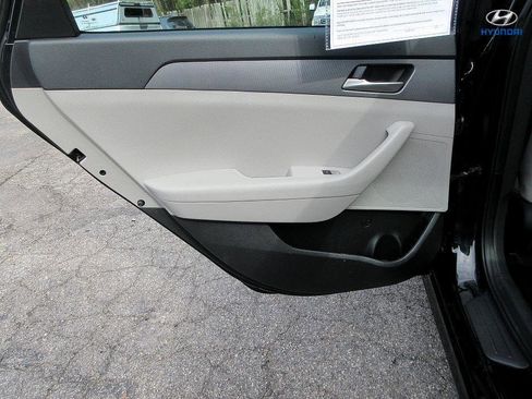 Used 2018 Hyundai Sonata SE image 16