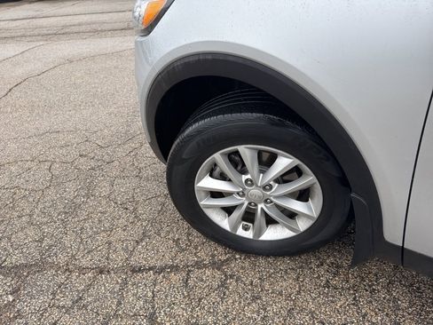 Used 2017 Kia Sorento LX w/ LX Convenience Package image 11