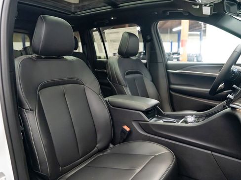 New 2026 Jeep Grand Cherokee Limited w/ Limited Altitude Package image 30