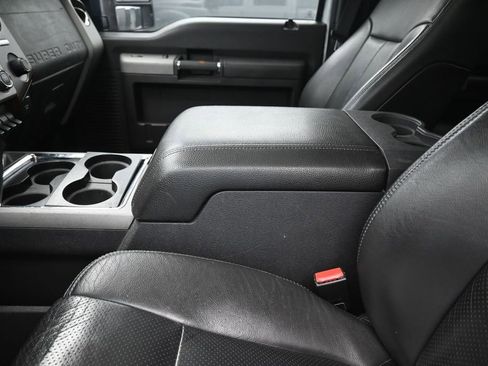 Used 2016 Ford F250 Lariat w/ Lariat Ultimate Package AWD/4WD image 21