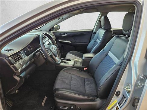 Used 2014 Toyota Camry SE FWD image 12
