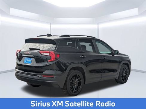 Used 2023 GMC Terrain SLE w/ Driver Convenience Package FWD image 6