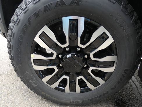 New 2026 GMC Sierra 3500 Denali Ultimate AWD/4WD image 8