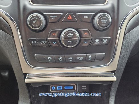 Used 2017 Jeep Grand Cherokee Laredo image 17