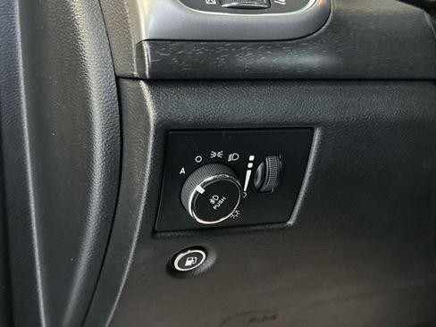 Used 2018 Jeep Grand Cherokee Altitude AWD/4WD image 34