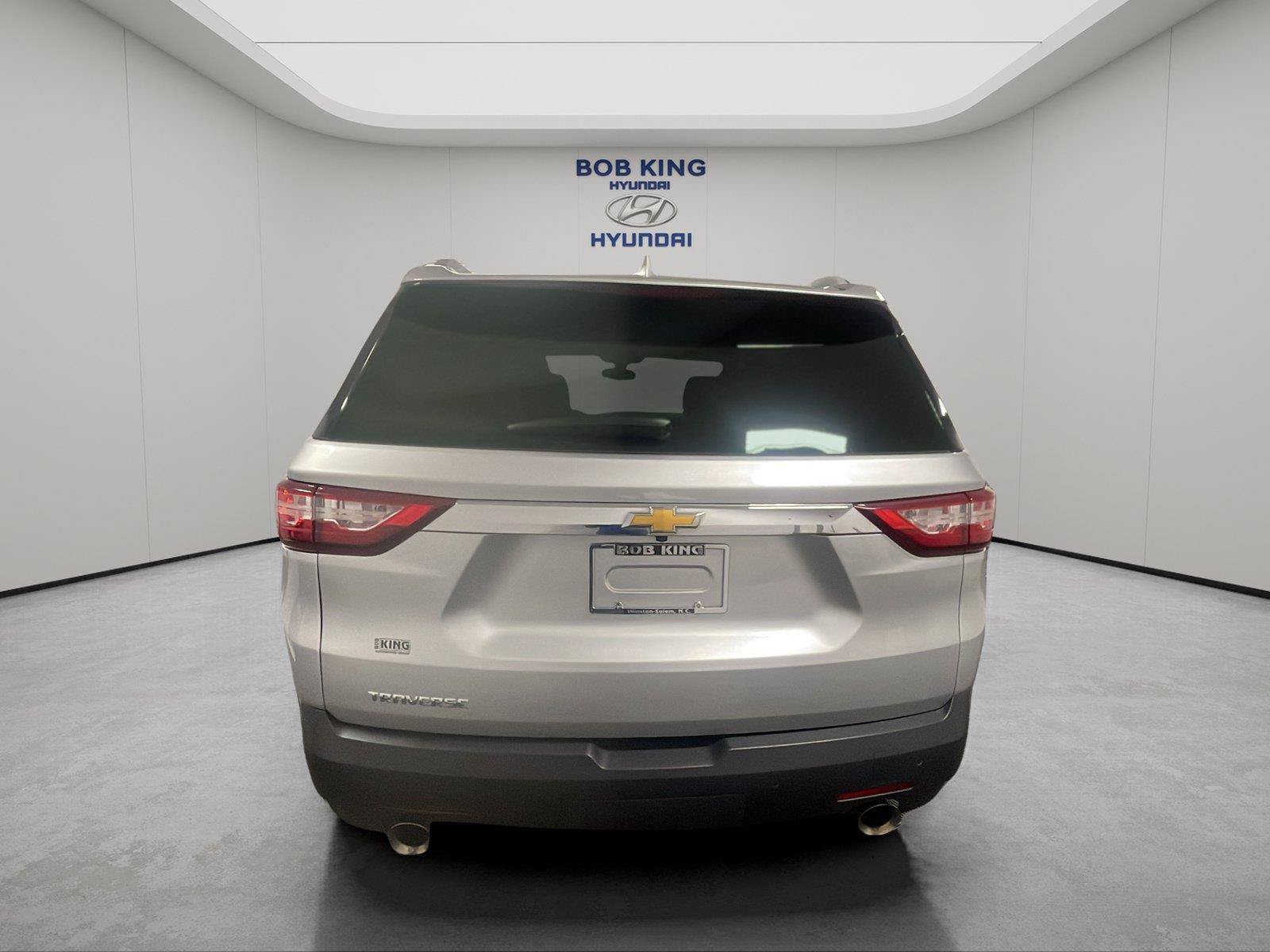 Used 2018 Chevrolet Traverse LT FWD image 4