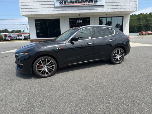 Used 2022 Maserati Levante GT AWD/4WD image 1