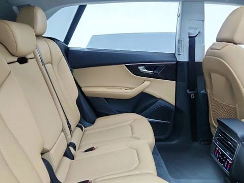 Used 2023 Audi Q8 Premium Plus w/ Premium Plus Package image 24