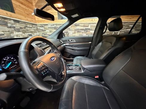 Used 2017 Ford Explorer Limited AWD/4WD image 27