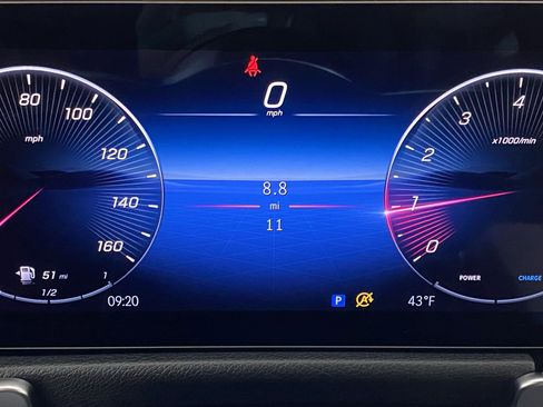 Certified 2025 Mercedes-Benz GLB 250 4MATIC image 19