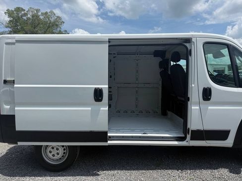 Used 2025 RAM ProMaster 2500 w/ Convenience Group FWD image 30