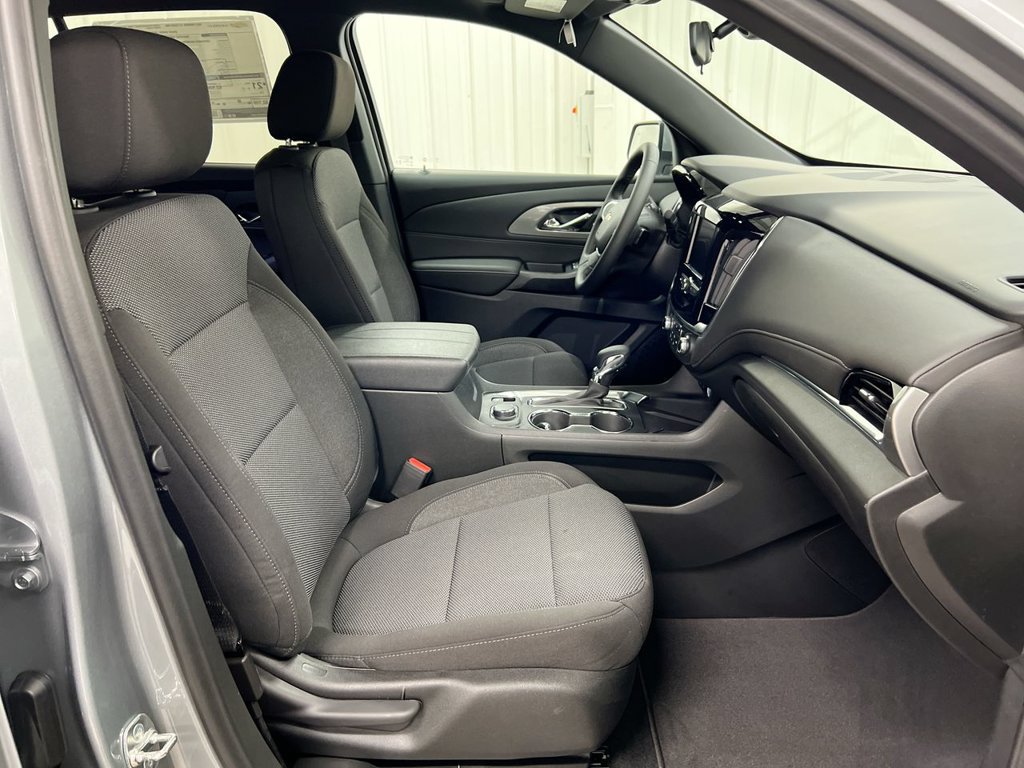 Used 2023 Chevrolet Traverse LT FWD image 21