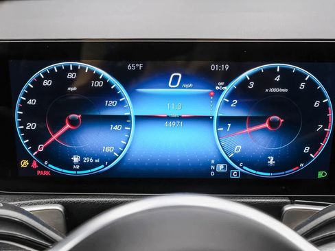 Certified 2023 Mercedes-Benz GLB 250 image 30