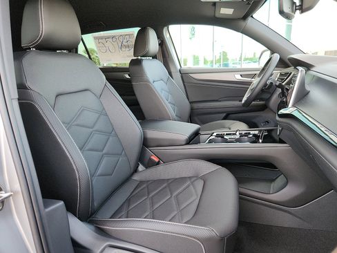 New 2026 Volkswagen Atlas Cross Sport SE image 15