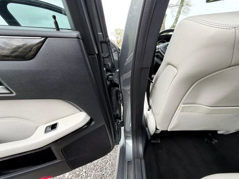 Used 2016 Mercedes-Benz E 350 4MATIC Wagon image 70