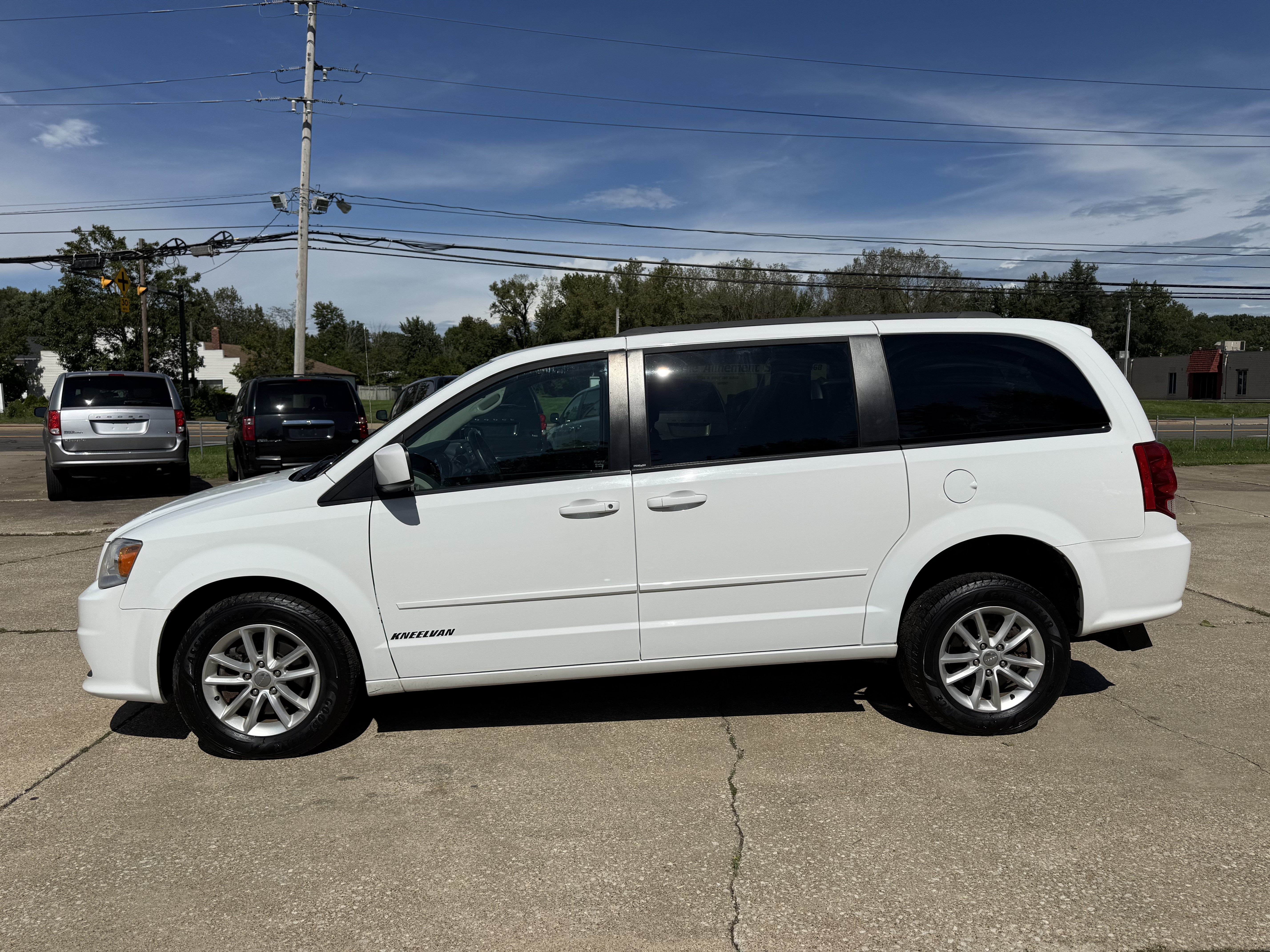 Used 2014 Dodge Grand Caravan SXT FWD image 6
