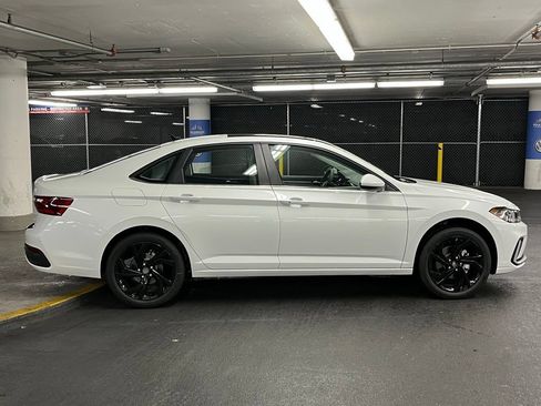 New 2026 Volkswagen Jetta SE FWD image 37