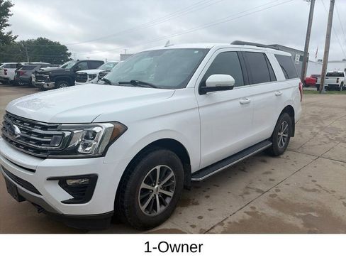 Used 2019 Ford Expedition XLT w/ Equipment Group 202A AWD/4WD image 3