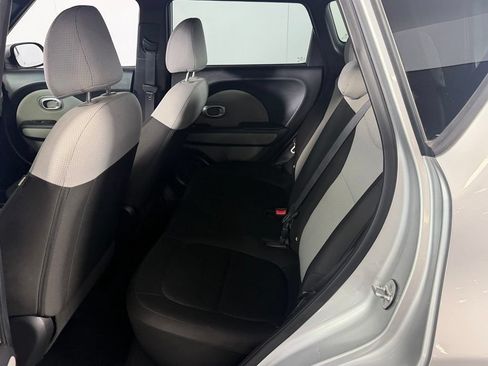 Used 2019 Kia Soul FWD image 23
