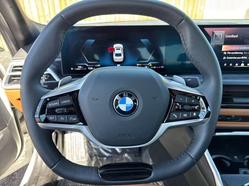Used 2025 BMW 330i xDrive Sedan AWD/4WD image 8