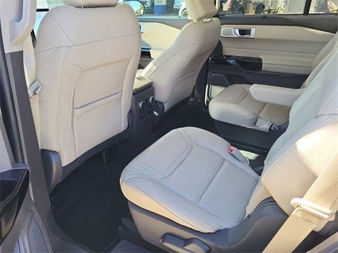 Used 2023 Ford Explorer Platinum w/ Technology Package image 24