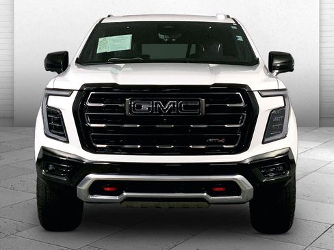 Used 2026 GMC Yukon AT4 Ultimate AWD/4WD image 2