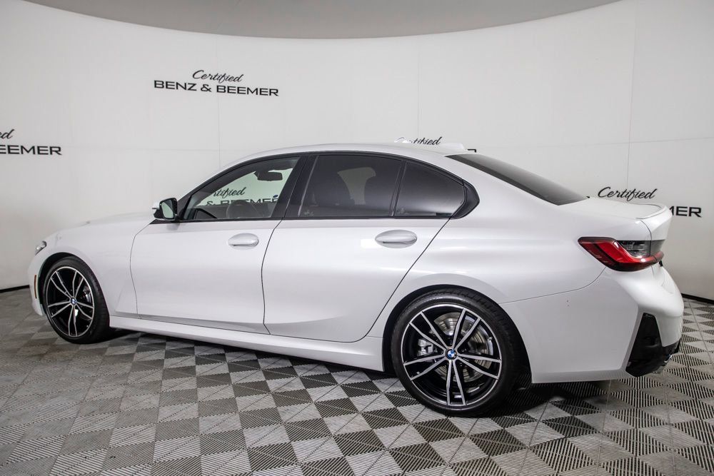 Used 2023 BMW 330i Sedan w/ M Sport Package RWD image 11