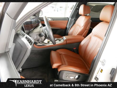 Used 2024 BMW X7 xDrive40i w/ Executive Package image 2