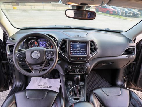 Used 2022 Jeep Cherokee Trailhawk AWD/4WD image 38