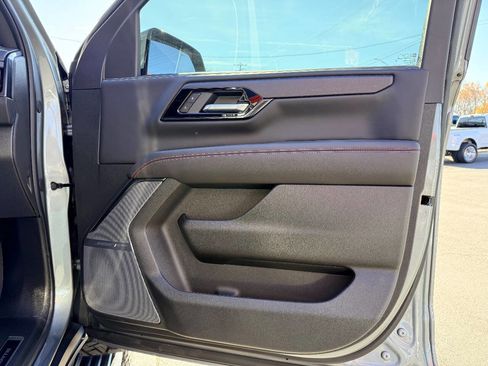 Used 2025 GMC Yukon AT4 Ultimate w/ LPO, Floor Liner Package image 45