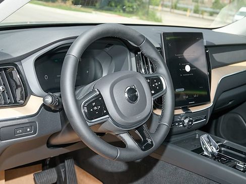 New 2026 Volvo XC60 T8 Plus w/ Climate Package PRO AWD/4WD image 13