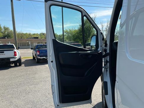 Used 2019 Mercedes-Benz Sprinter 2500 image 15