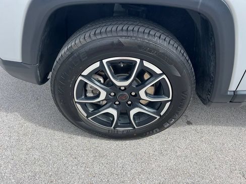 Used 2025 Jeep Compass Trailhawk AWD/4WD image 13