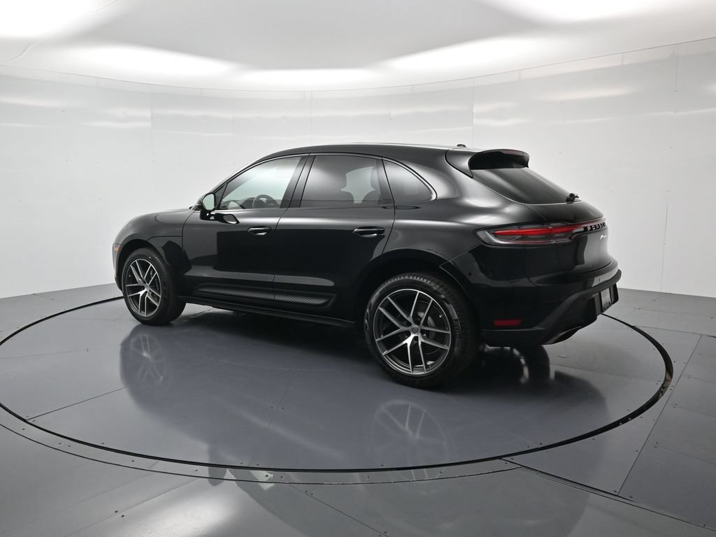 Certified 2026 Porsche Macan AWD/4WD image 3