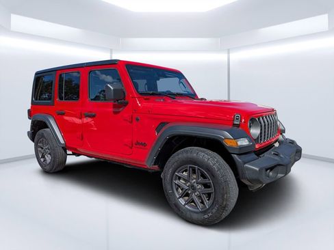 Used 2025 Jeep Wrangler Unlimited Sport AWD/4WD image 1