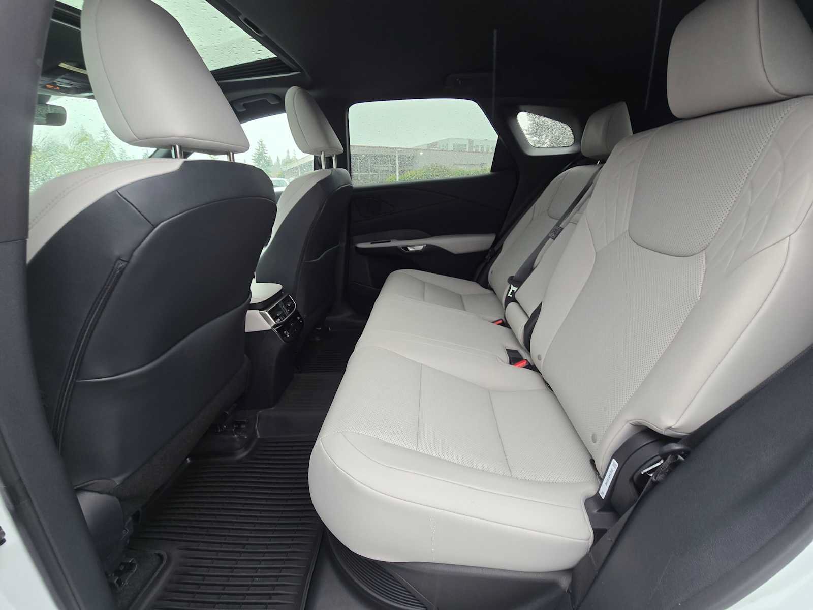 Used 2025 Lexus RX 350h w/ Convenience Package AWD/4WD image 16