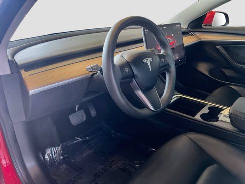 Used 2023 Tesla Model 3 Standard Range RWD image 9