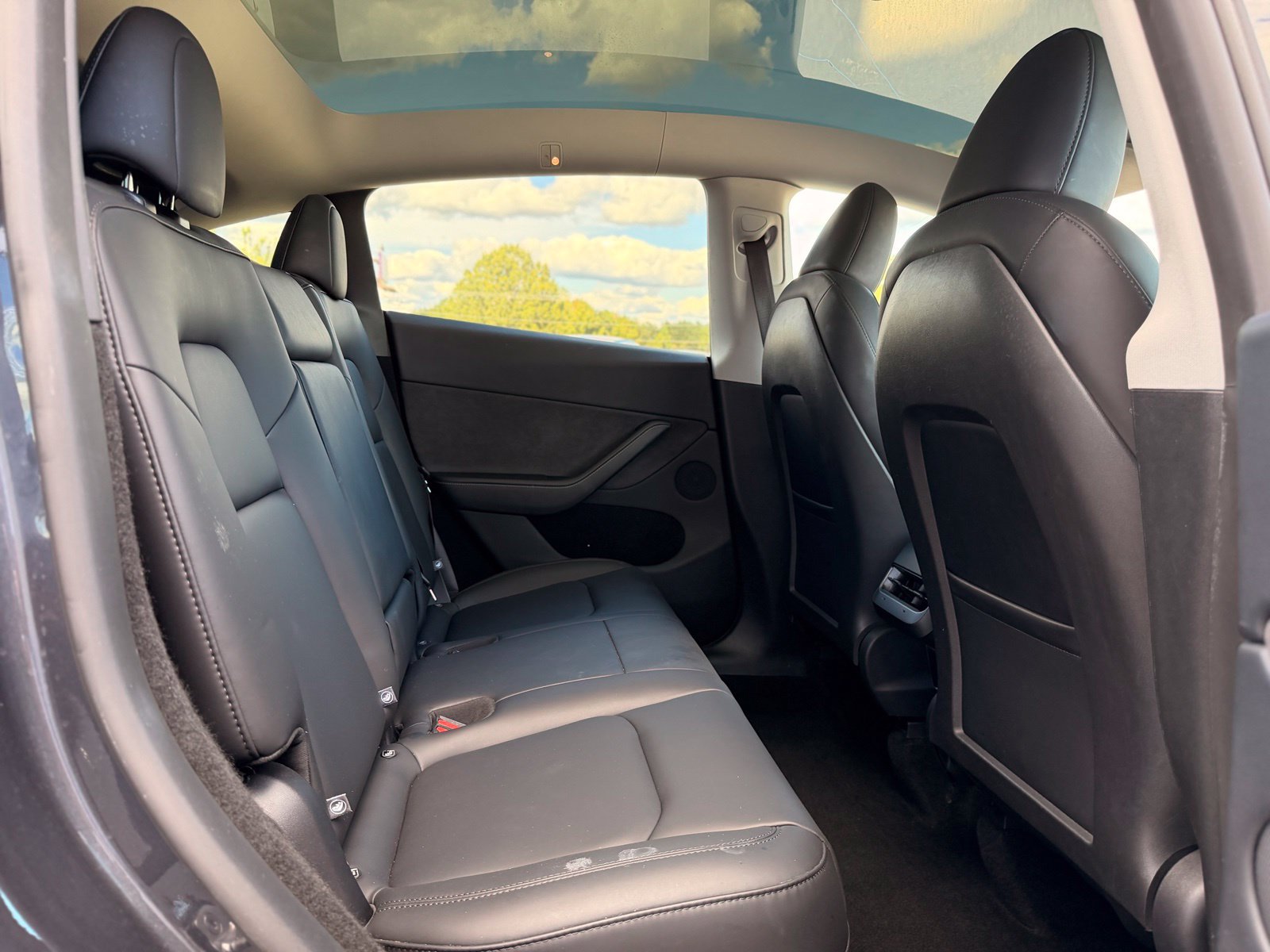Used 2024 Tesla Model Y Long Range RWD image 22