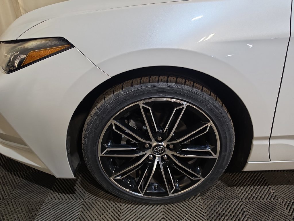 Used 2019 Toyota Avalon XSE w/ All Weather Liner Package FWD image 19