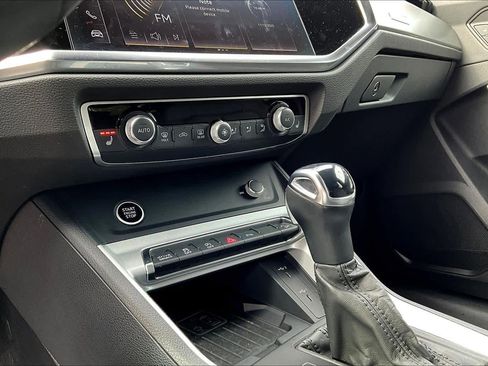 Used 2024 Audi Q3 2.0T Premium image 36