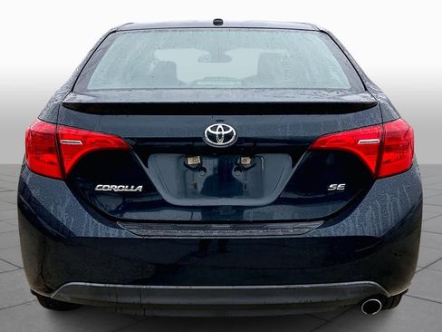 Used 2018 Toyota Corolla SE w/ SE Premium Package image 5