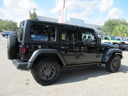 Used 2025 Jeep Wrangler Sport S image 6