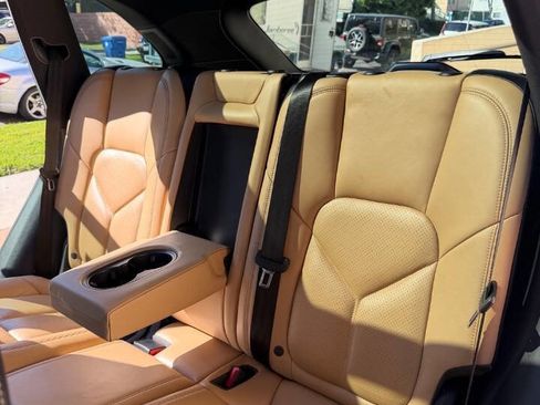 Used 2017 Porsche Cayenne S Platinum w/ Premium Package (PJW) image 18