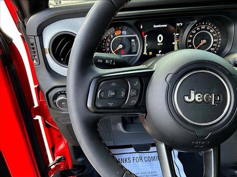 Used 2024 Jeep Wrangler Unlimited Sport AWD/4WD image 18