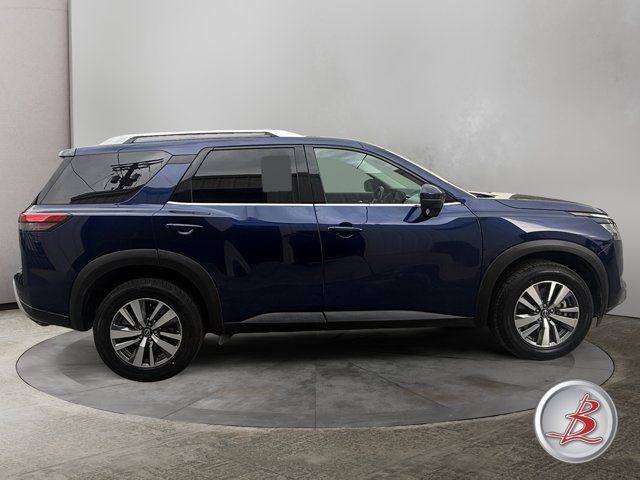 Used 2025 Nissan Pathfinder SL AWD/4WD image 8